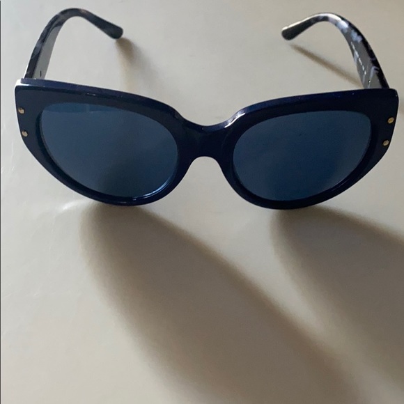 Tory Burch Sunglasses - Picture 2 of 12